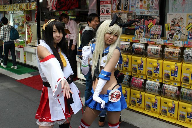 японцы в костюмах аниме