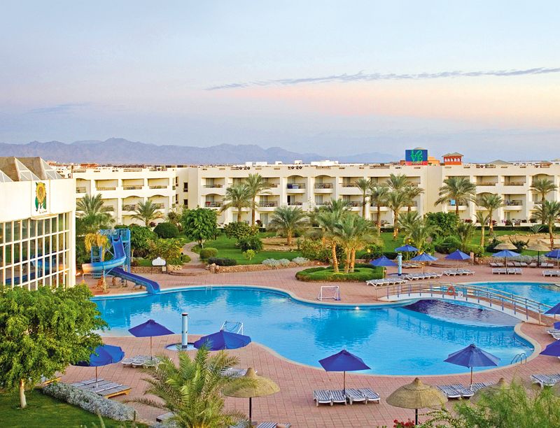 Отель Aurora Oriental Resort 5* считается одним из лучших для семейного отдыха