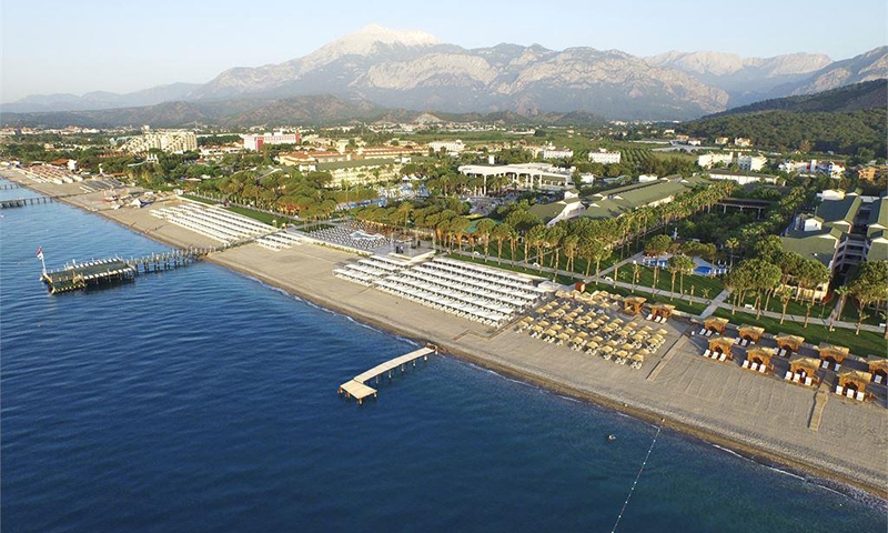 Alva Donna World Palace 5* пляж