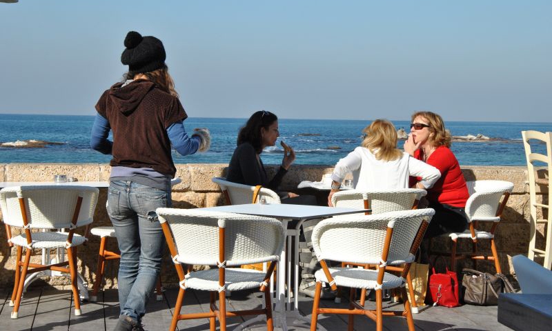 Кафе на набережной Тель-Авива