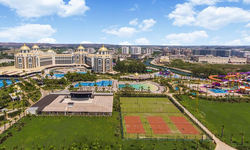 Территория отеля Delphin Be Grand Resort