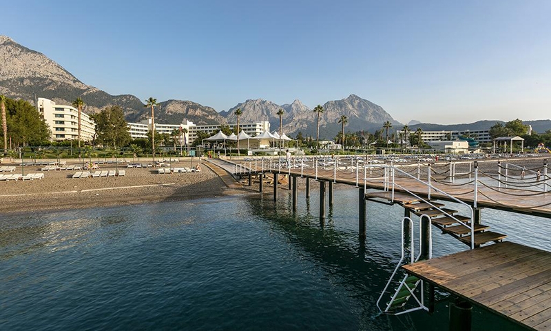 Пляж Mirage Park Resort