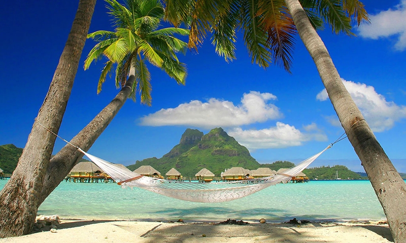 Пляж на Бора-Бора