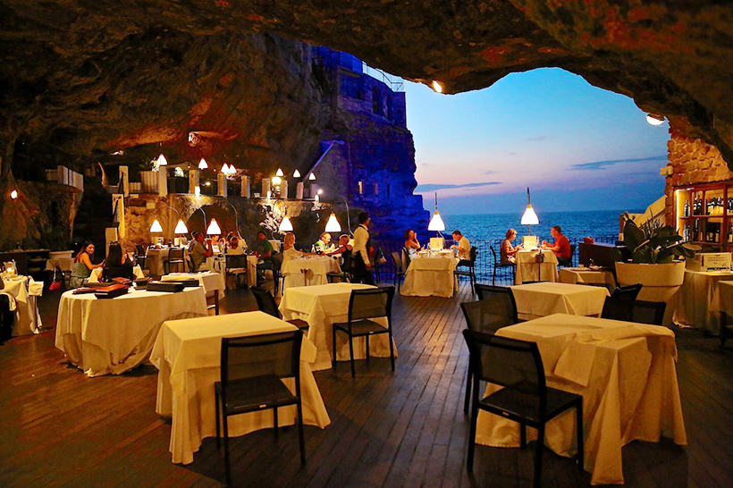 Ресторан в пещере. Италия