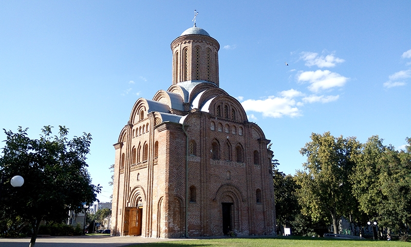  Храм святых Черниговского князя Михаила и его боярина Федора