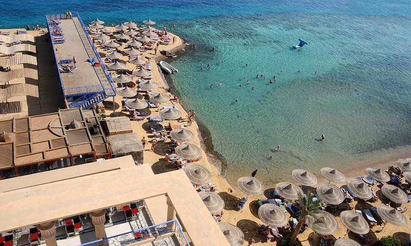 Пляж в King Tut Aqua Park Beach Resort