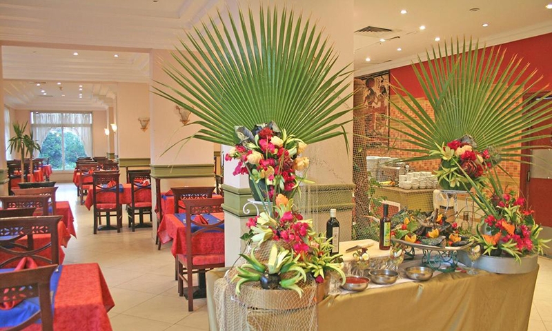 Ресторан в отеле King Tut Aqua Park Beach Resort