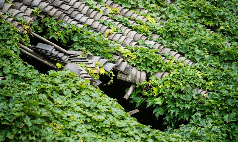 Крыши домов в деревне Houtou Wan