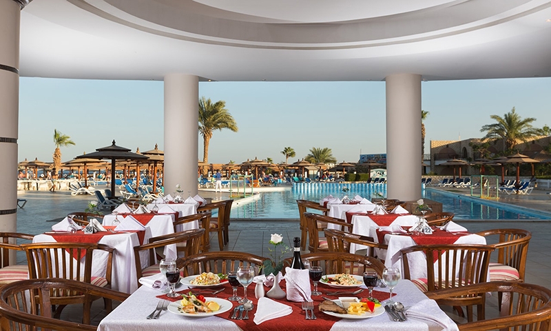 Ужин в Aladdin Beach Resort