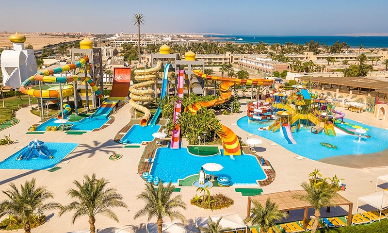 Водные горки в Aladdin Beach Resort