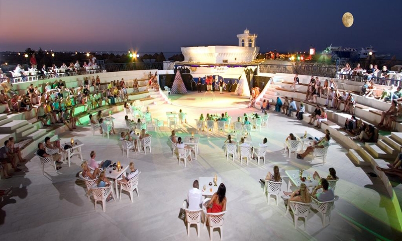 Анимация в отеле Aladdin Beach Resort