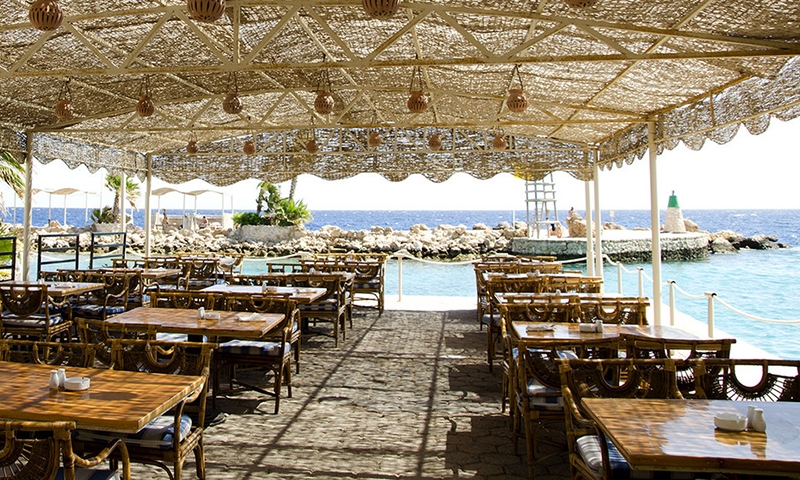 Ресторан у моря в отеле Albatros Citadel Sahl Hasheesh Resort