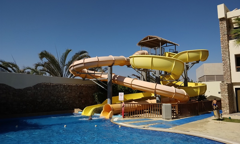 Водные горки в отеле Coral Sea Sensatori Resort