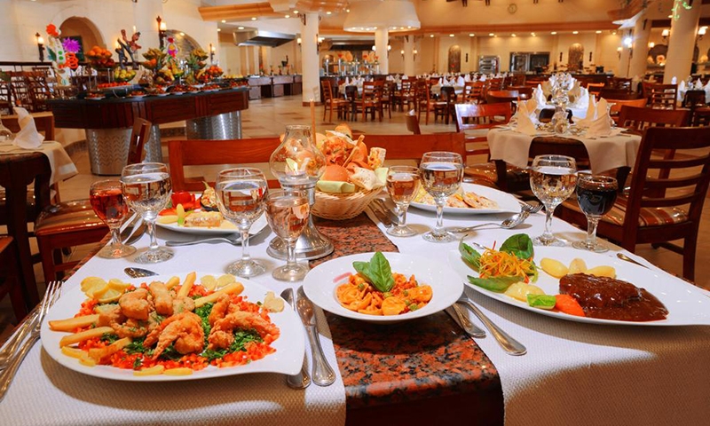 Ужин в отеле Dana Beach Resort