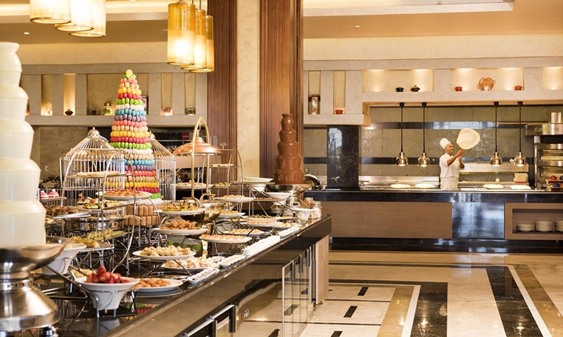 Повар в отеле Rixos Premium Seagate