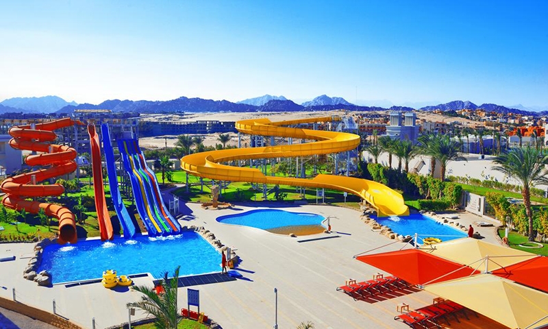 Водные горки в Royal Albatros Moderna