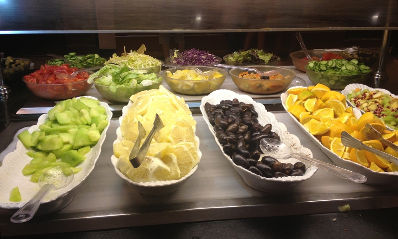 Шведский стол в отеле Sentido Palm Royale Soma Bay