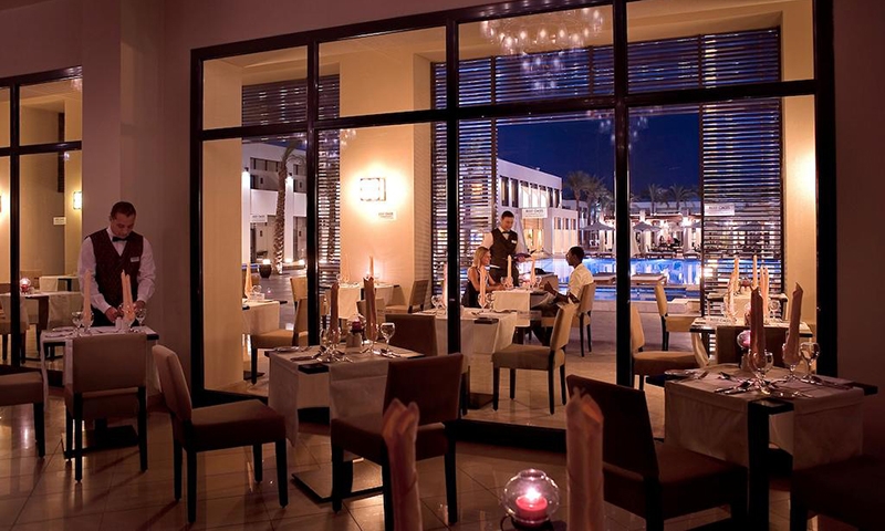 Ужин в ресторане отеля Sentido Reef Oasis Senses Resort