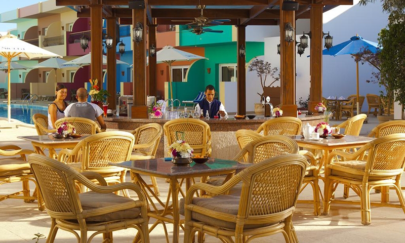 Бар у бассейна в Sierra Sharm El Sheikh Hotel
