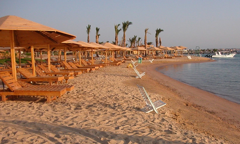 Пляж в отеле Steigenberger Al Dau Beach