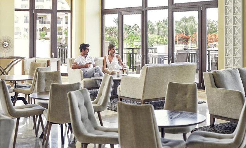 В ресторане отеля Steigenberger Al Dau Beach