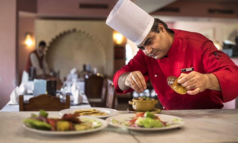 Повар в ресторане Stella Di Mare Beach Resort & Spa Makadi Bay