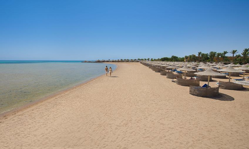 Пляж в Stella Di Mare Beach Resort & Spa Makadi Bay