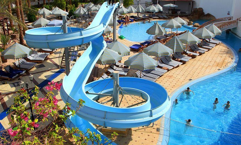 Водные горки в Sultan Gardens Resort