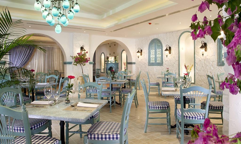 Ресторан в отеле Sunrise Grand Select Arabian Beach Resort