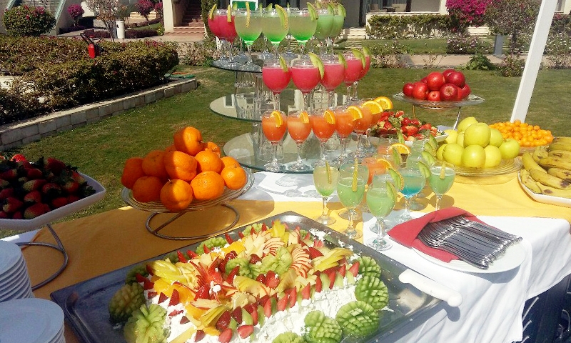 Напитки и закуски в Sunrise Grand Select Arabian Beach Resort