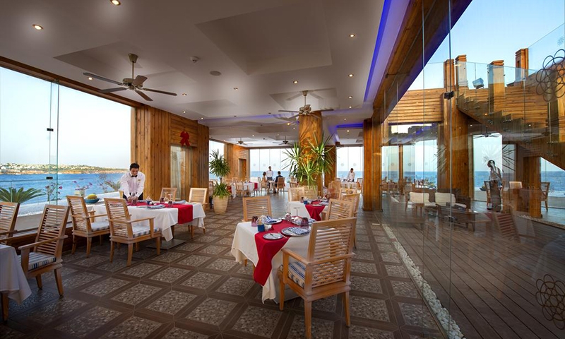 Sunrise Grand Select Arabian Beach Resort