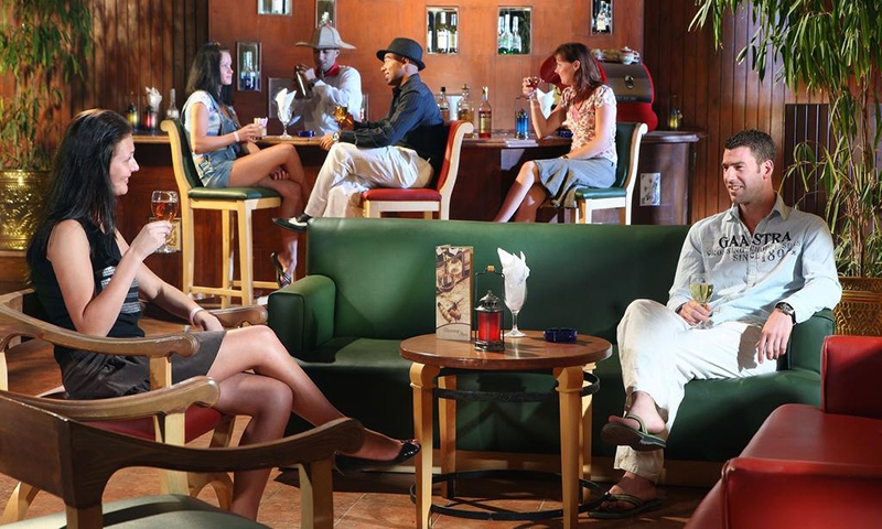 Бар в Sunrise Holidays Resort