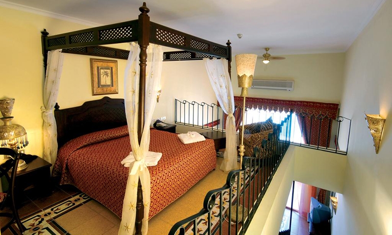 Номер в Domina Coral Bay Harem Deluxe 5*