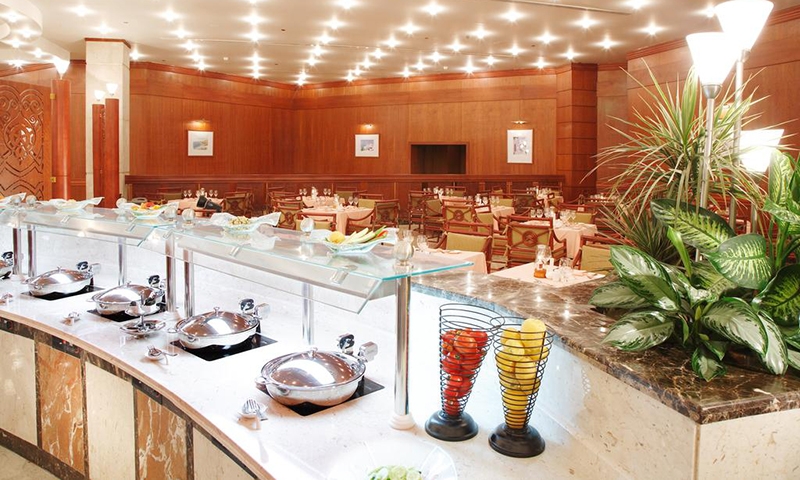 Шведский стол в отеле Maritim Jolie Ville Royal Peninsula Hotel & Resort