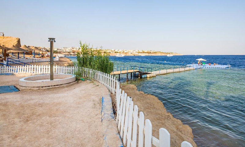 Пляж отеля Pyramisa Sharm El Sheikh Resort
