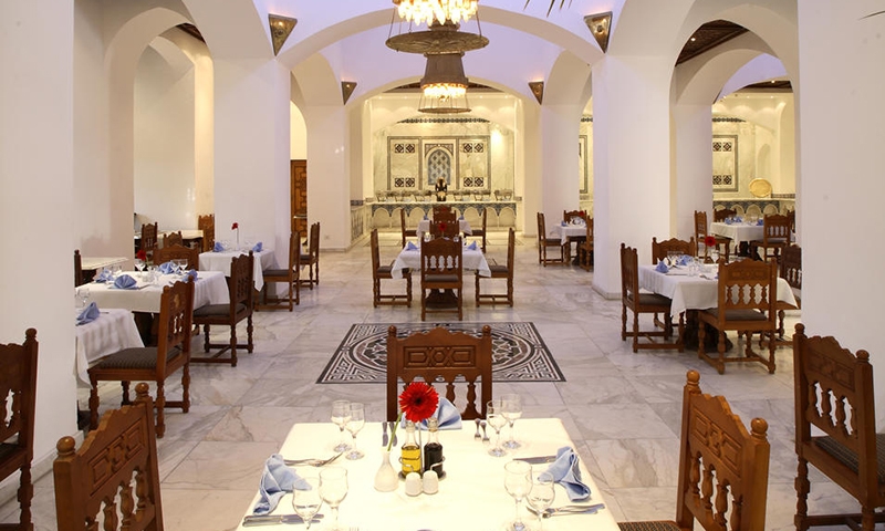 Ресторан в Роял Холидей Бич Резорт