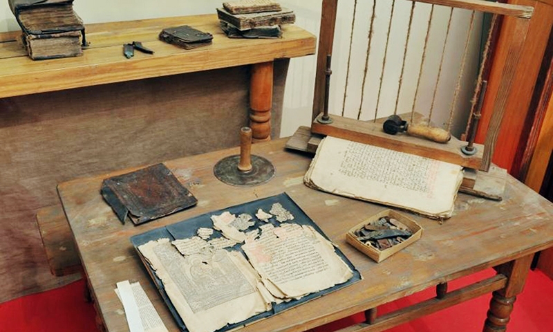 инструменты мастера-переплетчика книг