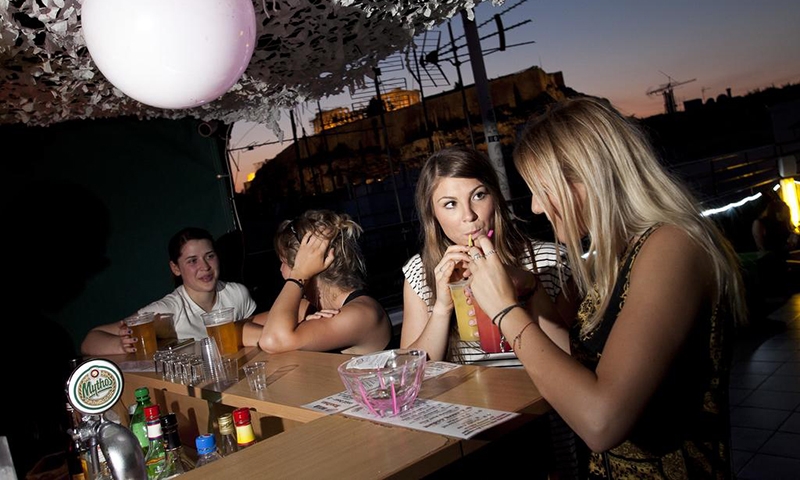 Бар в Athens Backpackers