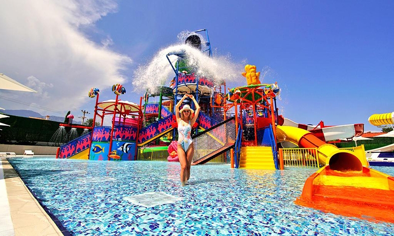 Водные горки в Queen's Park Tekirova Resort & Spa