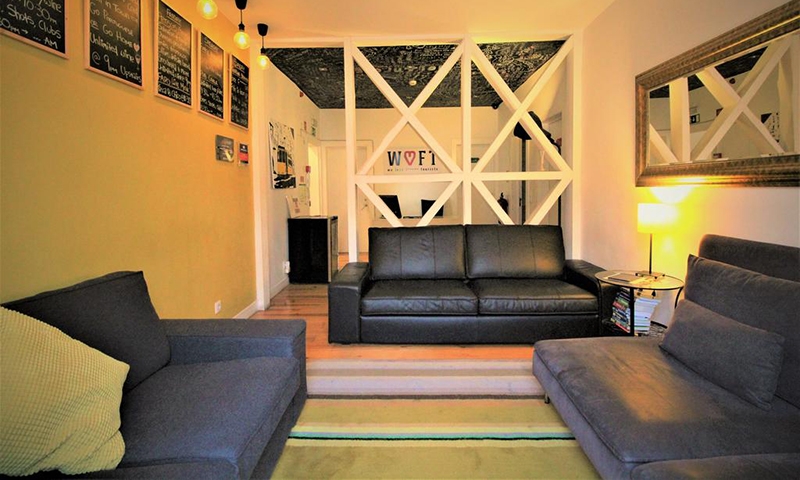 Зона отдыха в We Love F. Tourists