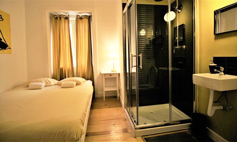 Номер на двоих в We Love F. Tourists