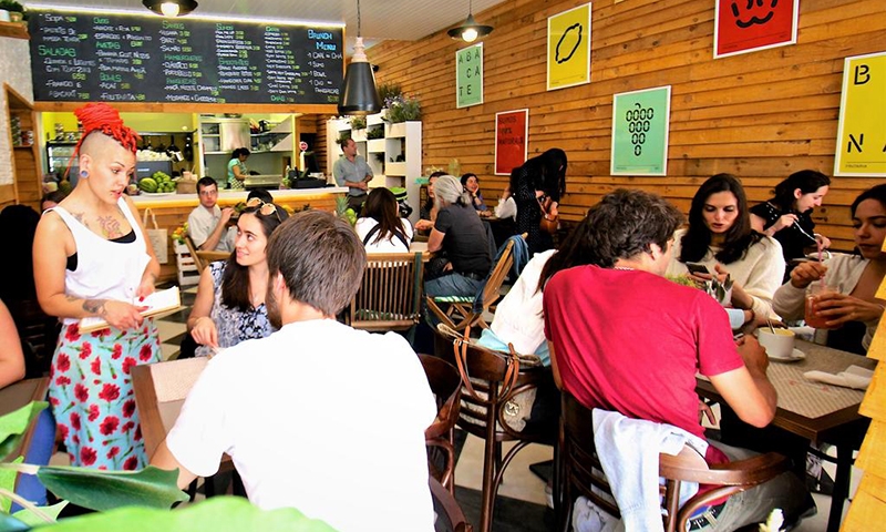 Столовая в We Love F. Tourists