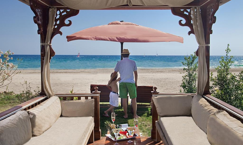 Шатер на пляже Ali Bey Resort Sorgun