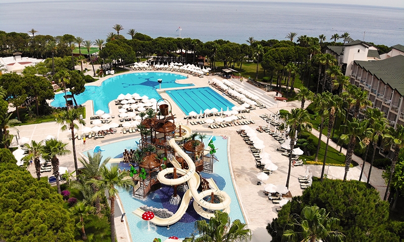 Бассейны в Alva Donna World Palace