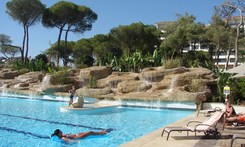 Бассейн в Ela Quality Resort Hotel
