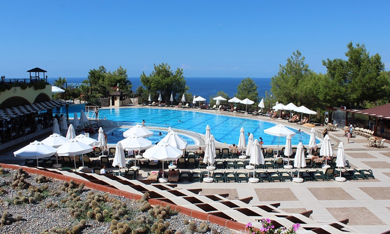 Бассейн в Utopia World