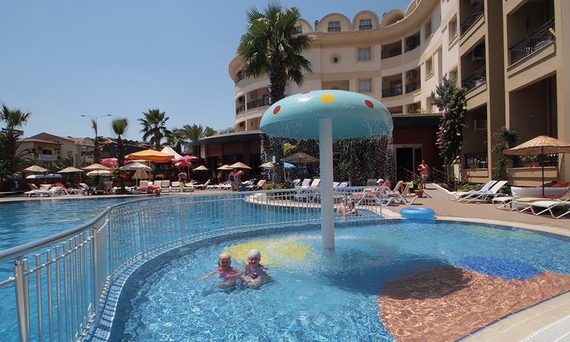 Детский бассейн в Cosmopolitan Resort Hotel