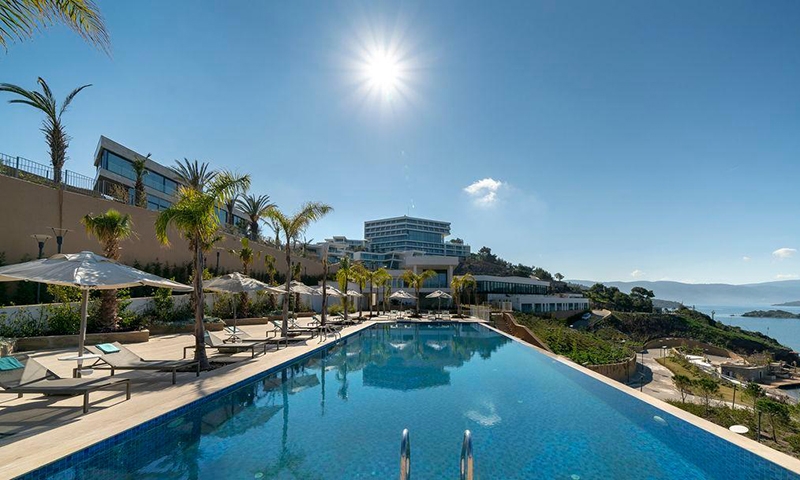 Бассейн в LUX Bodrum Resort & Residences