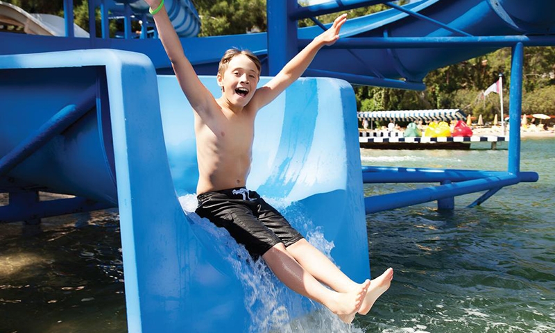 Letoonia Club & Hotel водные горки