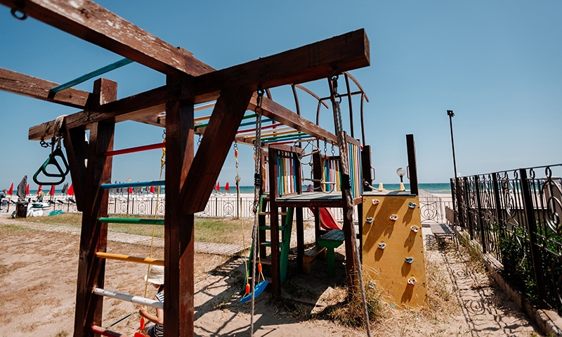 Детская площадка на базе Солнечная